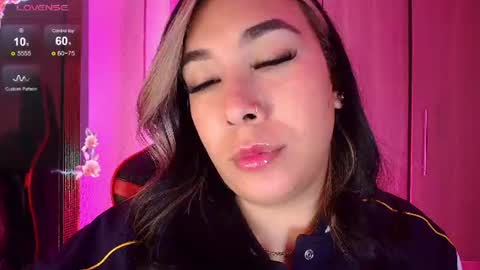 Snapshot of leahtemptation chatting on June 2026 07:25:01 AM leah online show from June 2026 07:25:01 AM
