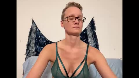 Snapshot of leahwilde chatting on January 2025 10:55:01 PM Lee online show from January 2025 10:55:01 PM