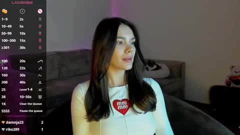 Leana online show from October 2025 08:00:02 PM