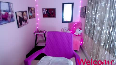 Snapshot of leandra_sex chatting on February 2025 06:43:02 PM Leandra online show from February 2025 06:43:02 PM