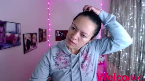 Snapshot of leandra_sex chatting on February 2025 02:42:02 PM Leandra online show from February 2025 02:42:02 PM