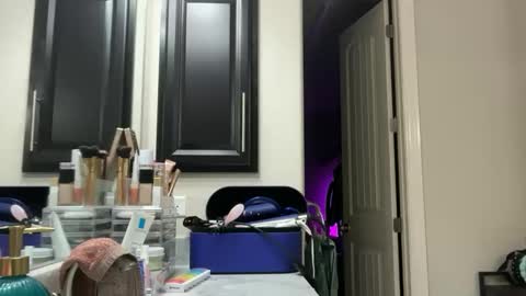 leanneluxecouple online show from October 2025 10:26:01 AM