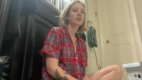 leanneluxecouple online show from December 2025 11:30:02 AM