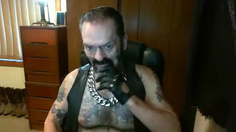 Snapshot of leathergreaser chatting on January 2025 07:16:02 PM leathergreaser online show from January 2025 07:16:02 PM