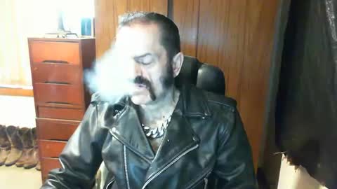 Snapshot of leathergreaser chatting on January 2025 08:44:01 PM leathergreaser online show from January 2025 08:44:01 PM