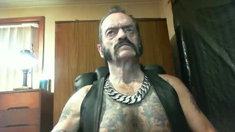 Snapshot of leathergreaser chatting on January 2025 11:54:01 PM leathergreaser online show from January 2025 11:54:01 PM