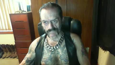 Snapshot of leathergreaser chatting on February 2025 12:09:01 AM leathergreaser online show from February 2025 12:09:01 AM
