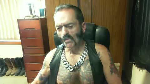 Snapshot of leathergreaser chatting on March 2025 02:19:02 AM leathergreaser online show from March 2025 02:19:02 AM