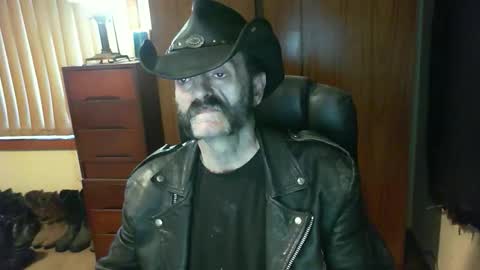 Snapshot of leathergreaser chatting on September 2025 08:20:01 PM leathergreaser online show from September 2025 08:20:01 PM