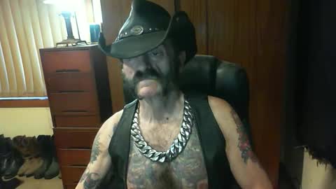 Snapshot of leathergreaser chatting on September 2025 07:40:02 PM leathergreaser online show from September 2025 07:40:02 PM
