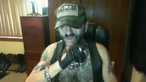 Snapshot of leathergreaser chatting on November 2025 08:30:01 PM leathergreaser online show from November 2025 08:30:01 PM