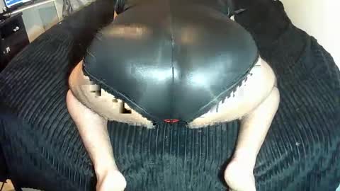 Snapshot of leatherman31 chatting on October 2025 12:51:02 AM leatherman31 online show from October 2025 12:51:02 AM