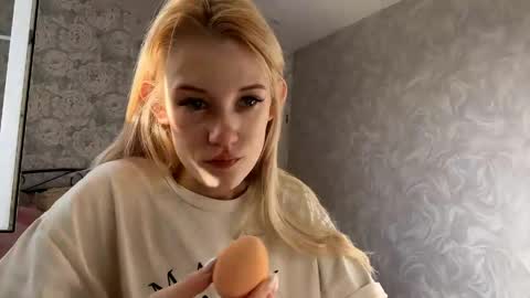 Snapshot of leealaya chatting on April 2026 08:53:02 AM Kate online show from April 2026 08:53:02 AM