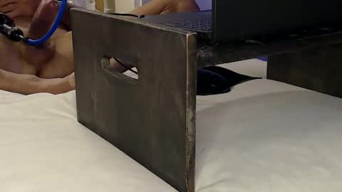 Lee Cox online show from October 2025 08:33:01 AM