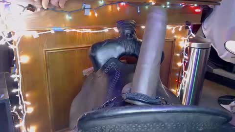 Lee Cox online show from November 2025 03:23:01 PM