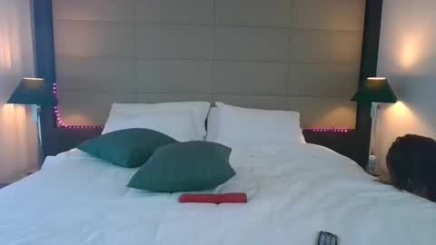 Leelou online show from February 2026 12:33:02 AM