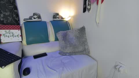 leenar_key online show from February 2025 05:18:01 PM