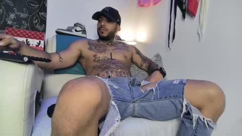 leenar_key online show from February 2025 05:25:02 PM