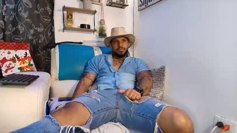 leenar_key online show from October 2025 05:00:01 PM