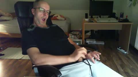 Dave online show from December 2024 10:52:01 PM