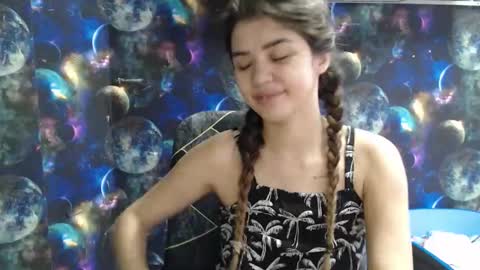 Snapshot of legenda_liya chatting on November 2025 07:07:01 AM Liya online show from November 2025 07:07:01 AM