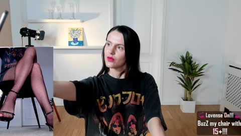 Elle  online show from January 2025 12:27:02 PM