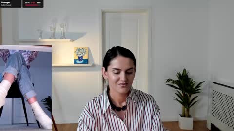 Elle  online show from January 2025 09:59:02 AM