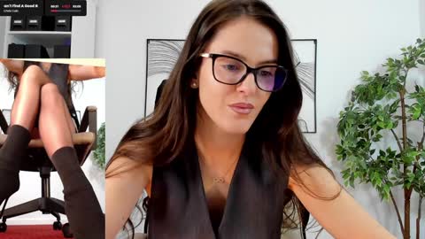 Elle  online show from January 2025 10:45:01 AM