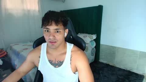 Snapshot of lei_77 chatting on April 2026 08:44:01 PM Lei online show from April 2026 08:44:01 PM