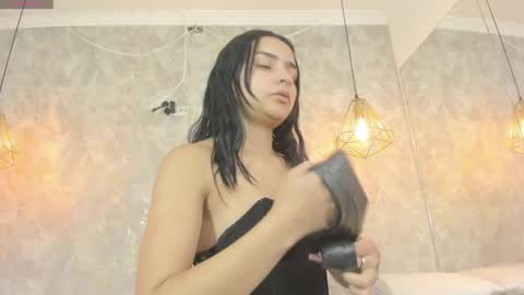 Snapshot of leigh_angels chatting on May 2026 09:11:02 PM LEIGH ANGELS online show from May 2026 09:11:02 PM