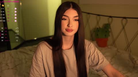 Leila online show from December 2024 04:49:01 PM