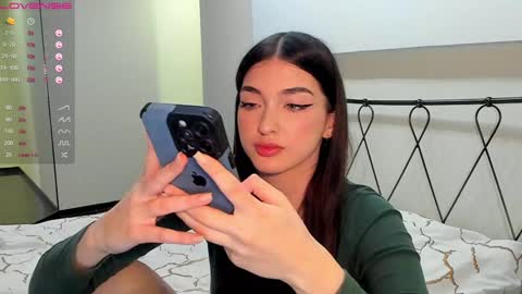 Leila online show from January 2025 06:48:01 PM