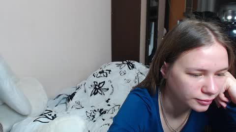 leila_bambi_ online show from December 2024 07:00:02 PM