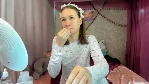 Snapshot of leila_bambi_ chatting on June 2026 03:07:01 PM leila_bambi_ online show from June 2026 03:07:01 PM