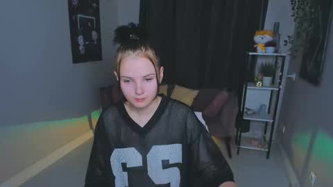 Snapshot of leila_xxbaby chatting on September 2025 12:26:01 PM Leila online show from September 2025 12:26:01 PM