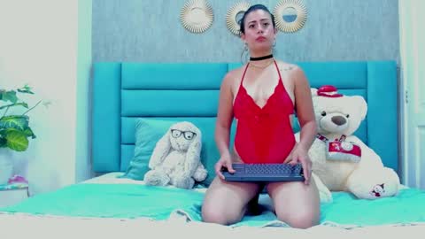 Snapshot of leilahiuston chatting on February 2025 04:22:01 AM online show from February 2025 04:22:01 AM