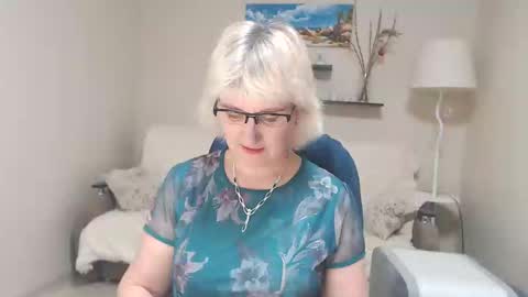 Leila Kinky online show from February 2025 01:11:02 PM