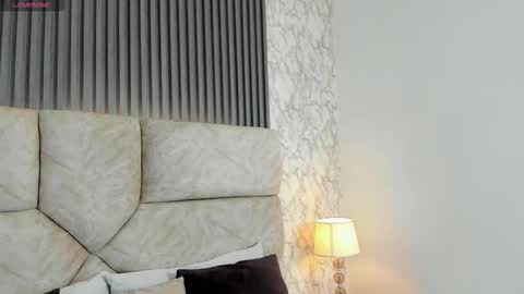 leilapons online show from October 2025 07:03:01 PM