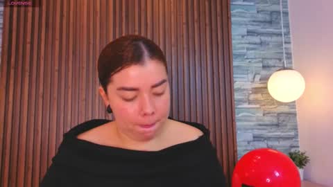 Snapshot of leilapons chatting on February 2026 07:43:01 PM leilapons online show from February 2026 07:43:01 PM