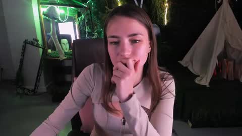 Leila Rai online show from February 2025 01:43:01 PM