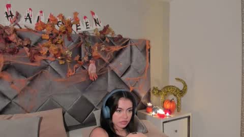 Leizathompson online show from October 2025 07:58:02 PM