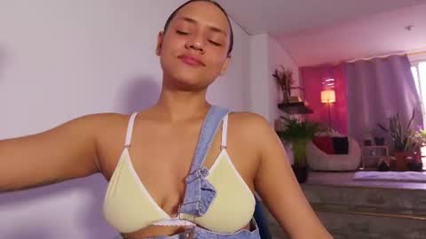 Snapshot of leja_ chatting on June 2026 05:32:01 PM Leja online show from June 2026 05:32:01 PM