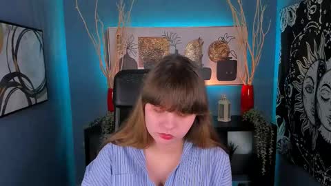 Lela online show from February 2025 09:04:01 PM