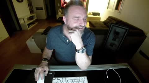 Ange online show from December 2024 06:33:01 PM