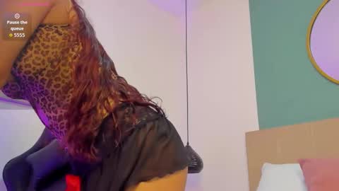 L E N A online show from November 2025 03:01:02 PM