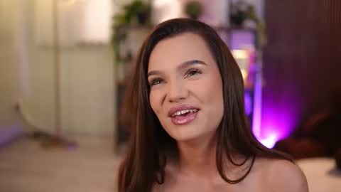 Snapshot of lena_laurent chatting on June 2026 09:08:02 AM Lena Laurent online show from June 2026 09:08:02 AM