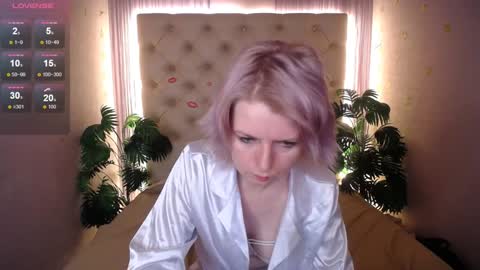 Snapshot of lena_paulles chatting on December 2024 07:24:02 AM Lena online show from December 2024 07:24:02 AM