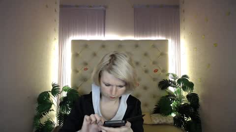 Snapshot of lena_paulles chatting on December 2024 10:14:02 AM Lena online show from December 2024 10:14:02 AM