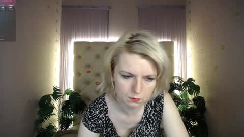 Snapshot of lena_paulles chatting on December 2024 04:16:02 AM Lena online show from December 2024 04:16:02 AM