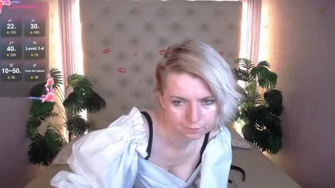 Snapshot of lena_paulles chatting on January 2025 08:31:01 AM Lena online show from January 2025 08:31:01 AM